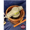 Image 2 : White Mountain Ice Cream Maker - Barrel type (12"H)