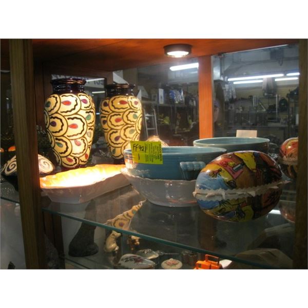COLLECTABLE GLASSWARE & POTTERY