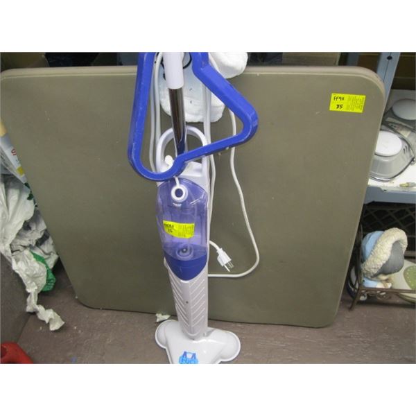 FOLDING CARD TABLE AND A H20 CLEANER
