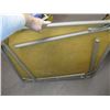 Image 3 : FOLDING CARD TABLE AND A H20 CLEANER