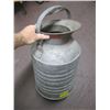 Image 1 : GALVANIZED WATER JUG