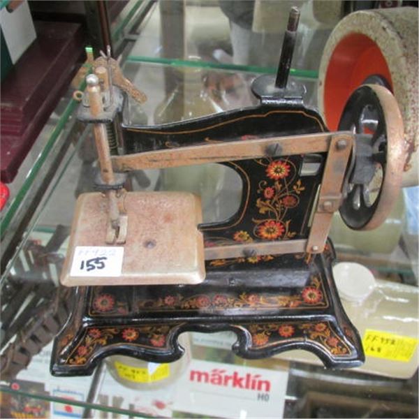 VINTAGE TOY METAL SEWING MACHINE