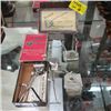 Image 1 : 4 VINTAGE METAL HAIR CLIPPERS