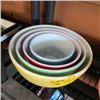 Image 1 : 1 SET OF 4 PYREX BOWLS
