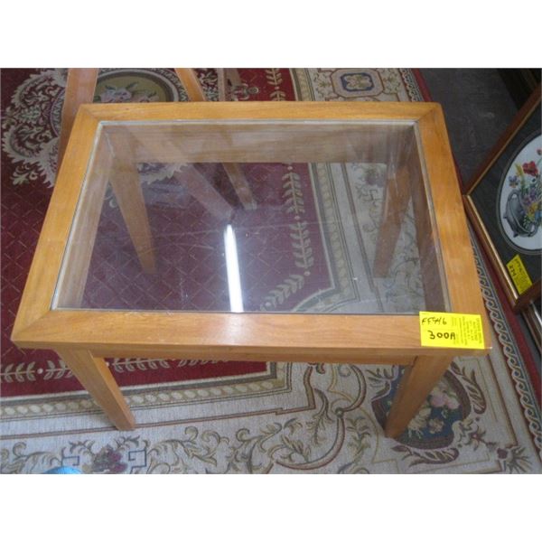 SMALL GLASS CENTERED END TABLE