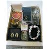 Image 2 : SMALL FLAT OF COSTUME JEWELLRY