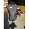 Image 1 : BLACK MANNEQUIN ON STAND