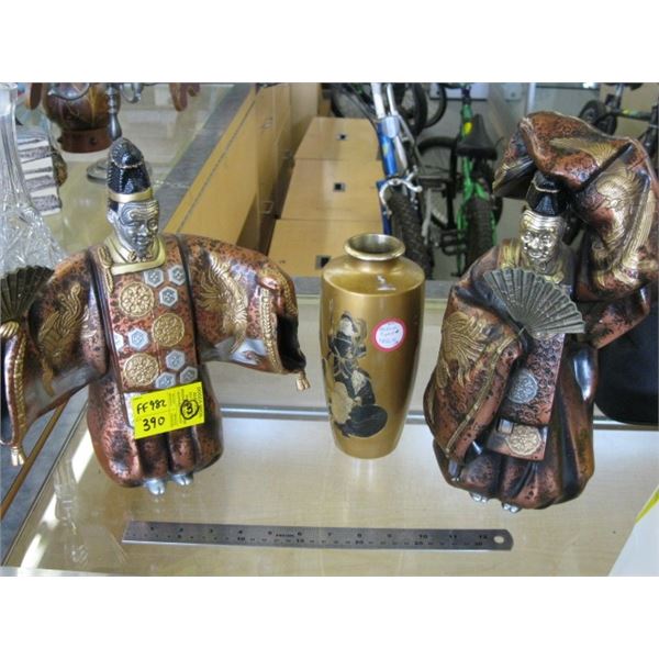 2 JAPANESE FIGURINES & 1 VASE