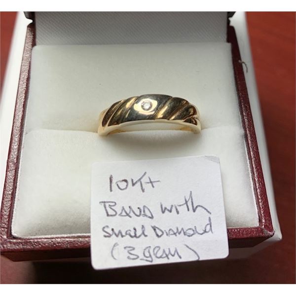 10KT BAND WITH SMALL DIAMONDS, (3G) SZ 7.5.