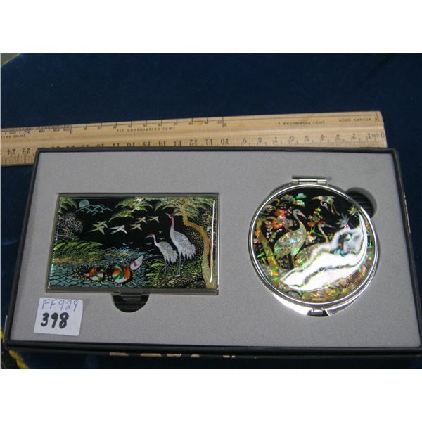 NEW ORNATE LADIES COMPACT & CARD CARRIER