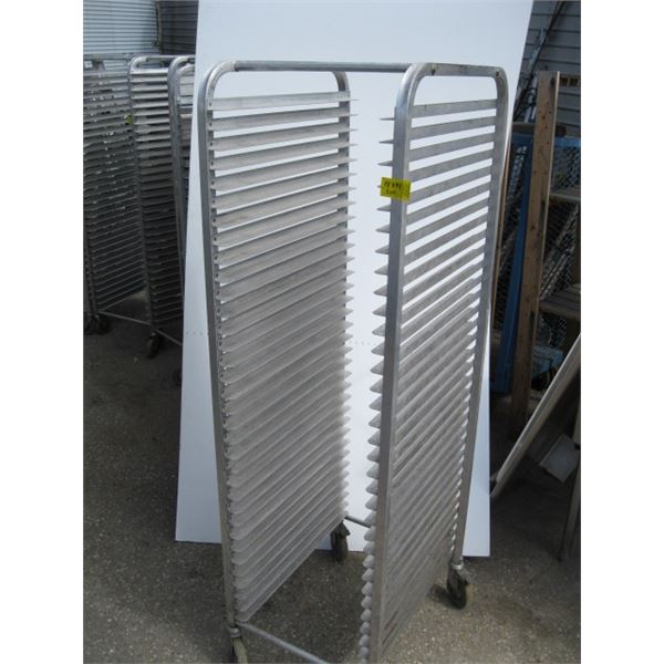 ROLLING PAN RACK