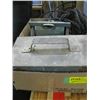 Image 1 : BOWMAN ELEC. GRINDER & SMALL METAL BOX