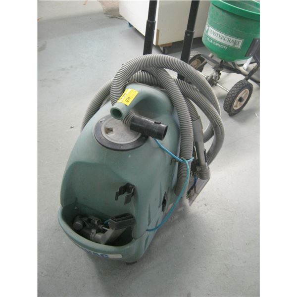 CARPET CLEANING MACHINE