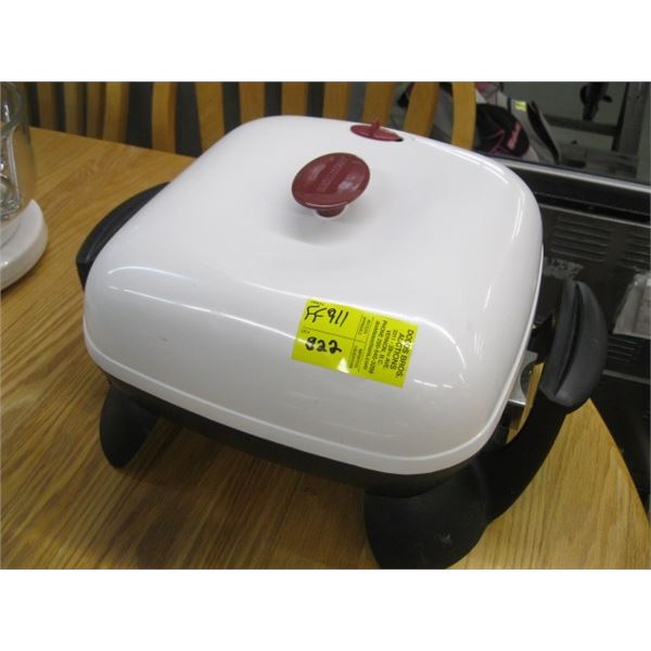 BLACK & DECKER ELECTRIC FRY PAN