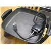 Image 2 : BLACK & DECKER ELECTRIC FRY PAN