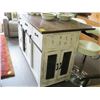 Image 2 : KITCHEN ISLAND