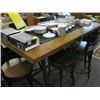Image 2 : MODERN TABLE WITH BLACK GLASS CENTER & 6 SWIVEL STOOL CHAIRS