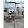 Image 1 : CHROME CLOTHES RACK ON CASTORS