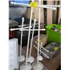 Image 1 : 5 METAL JEWELLRY STANDS
