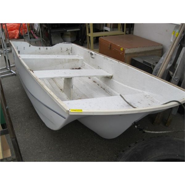 FIBRETECH FIBREGLASS 12' TRIHAUL BOAT