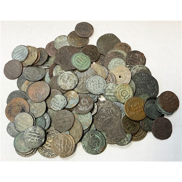 MEDIEVAL ISLAMIC: LOT of 127 copper fulus