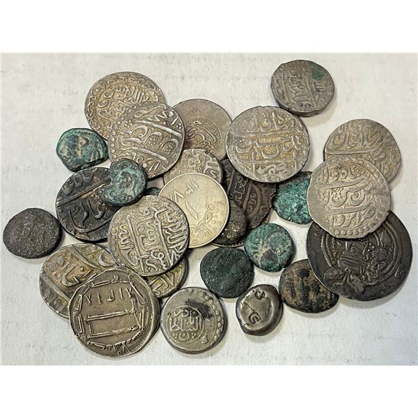 MEDIEVAL ISLAMIC: LOT of 29 coins