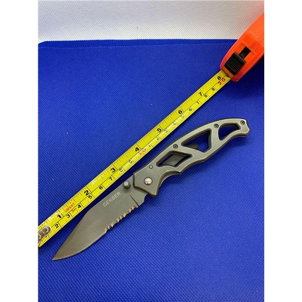 Gerber folding pocket knife with clip