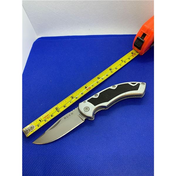 Buck folding pocket knife with clip