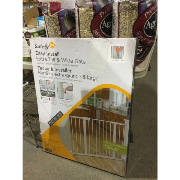 Safety 1st Easy Install Extra Tall and Wide Gate (29in - 47in W/L x 36in H)