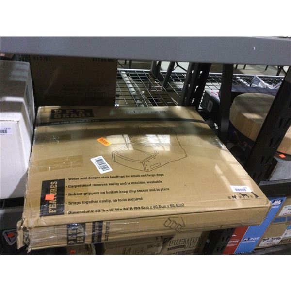 Pet Gear Easy Step III Pet Step (25in L x 16in W x 23in H)