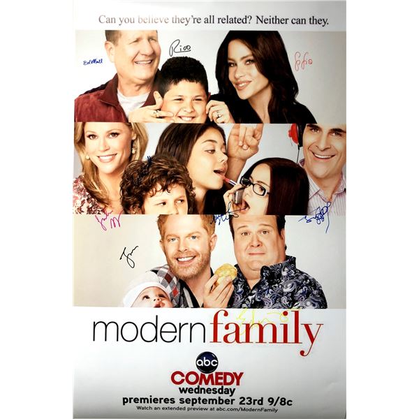 Autograph Signed Modern Family Poster