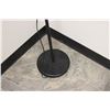 Image 2 : Lamp