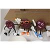 Image 4 : Coffee Cups and Toy Figurines California Raisins