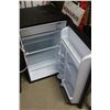 Image 3 : Sun Beam 20.5" x 33" Bar Fridge Black & Stainless