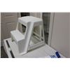 Image 2 : Plastic Stepping Stool