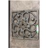Image 1 : Metal Frame Stand Ornamental Plate 16.5" x 16.5"