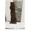 Image 1 : Flat Style Totem Pole 28" Tall