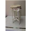 Image 1 : Vintage Stool 21" Tall