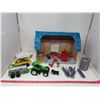 Image 1 : TIN LITHO BARN & FARM TOYS