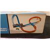 Image 4 : Hot Wheels Figure 8 Raceway Track Set With Car