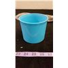 Image 4 : Tupperware & Banana Keeper & Measuring Bowls