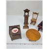 Image 2 : Lot of wooden doll house furniture (7 pieces)