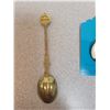 Image 2 : Pinback and Souvenir spoon, King George 1V, 1939