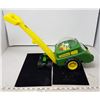 Image 2 : 2 John Deere Toys