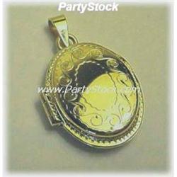 BIG SOLID 14K GOLD OVAL LOCKET ENGRAVED LINED