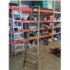 Image 2 : 8 FOOT A FRAME LADDER