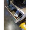 Image 2 : 2 DRAWER METAL FILING CABINET