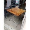 Image 2 : 4 STACKING PATIO CHAIRS AND FOLDING PATIO TABLE