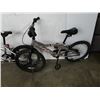 Image 2 : Black arashi and grey diamondback bikes