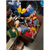 Image 2 : BOX OF KNITTED DOLLS